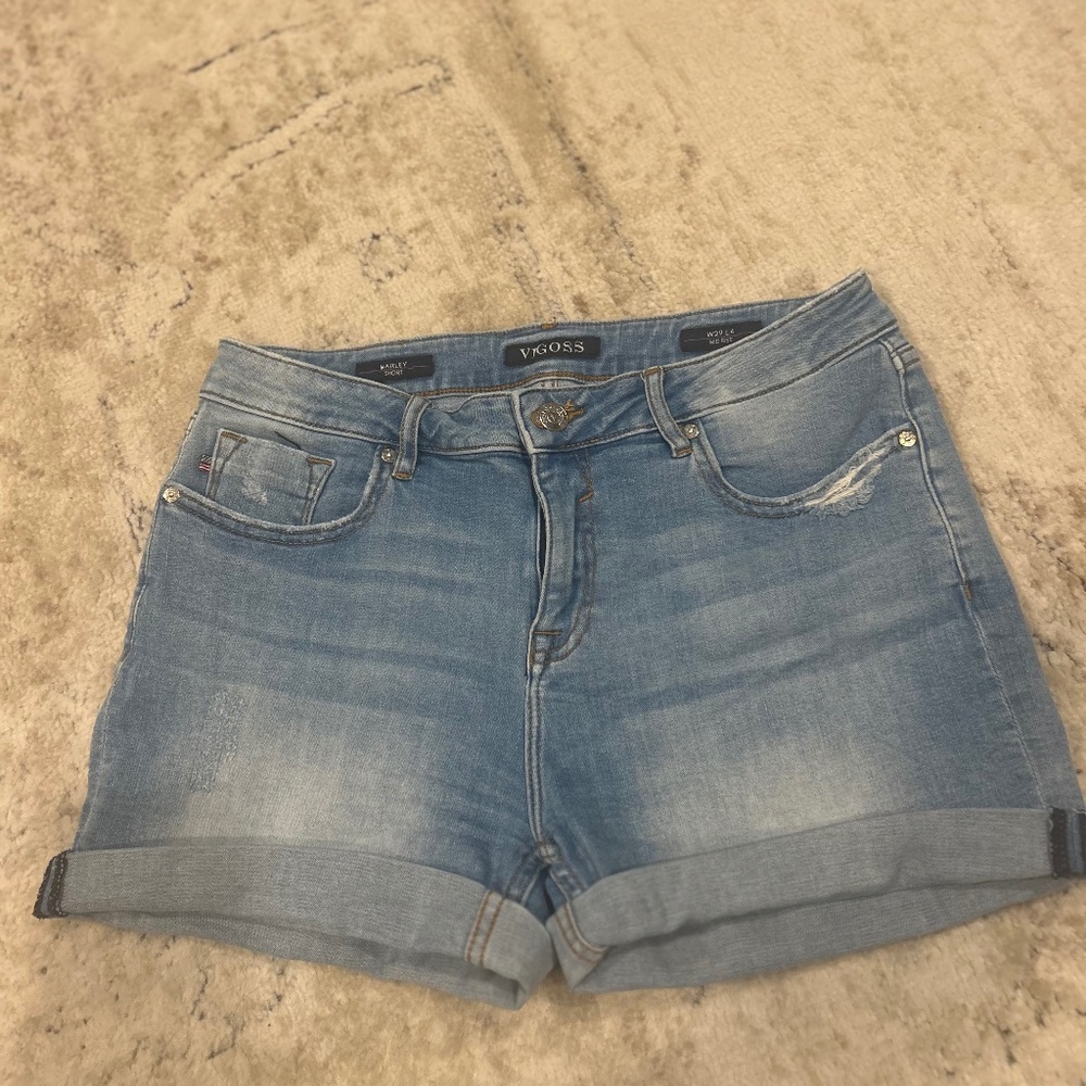 Vigoss Women's Marley Mid-Rise Light Distress Cuff Shorts Light Wash US: 29"
